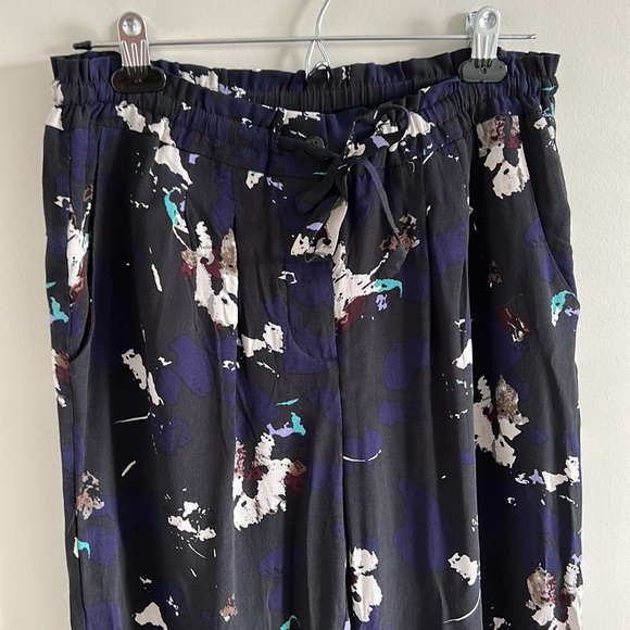 Flowy & Lightweight High Waisted Joggers - Picture 2 of 4